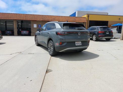 Used 2023 Volkswagen ID.4 Pro S Plus AWD/4WD image 4