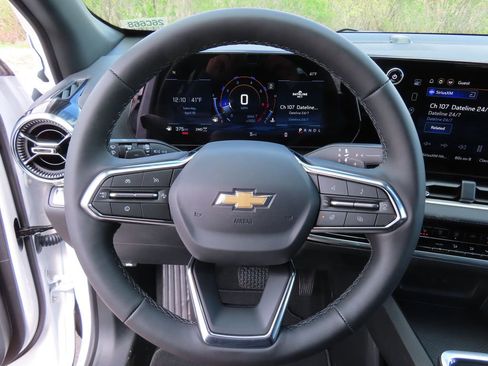 New 2026 Chevrolet Equinox LT AWD/4WD image 4
