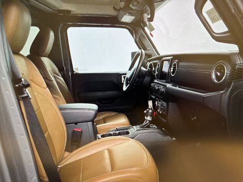 Used 2023 Jeep Wrangler Unlimited Sahara w/ Cold Weather Group image 8