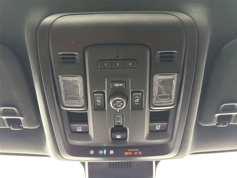 Used 2024 Chevrolet Tahoe Z71 w/ Luxury Package AWD/4WD image 22