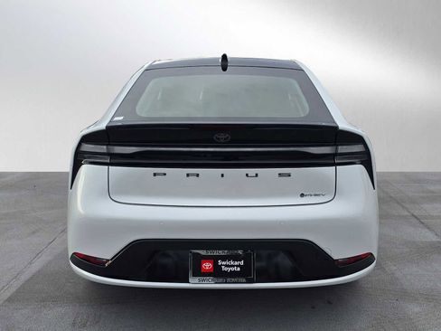 New 2026 Toyota Prius Plug-In Hybrid FWD image 4