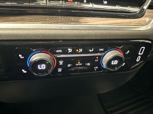 Used 2025 Chevrolet Silverado 2500 LT w/ Convenience Package image 22