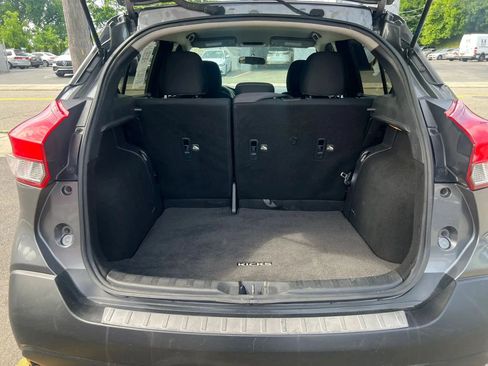 Used 2019 Nissan Kicks SV FWD image 10