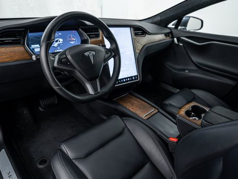 Used 2020 Tesla Model S Long Range Plus AWD/4WD image 9