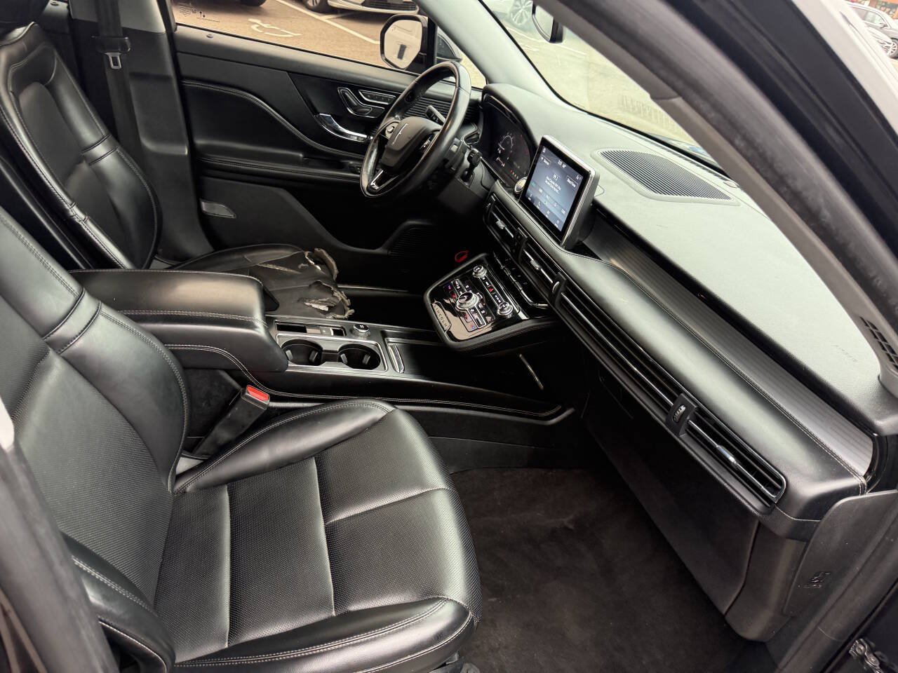 Used 2020 Lincoln Corsair FWD w/ Rear Removable Package Tray image 13
