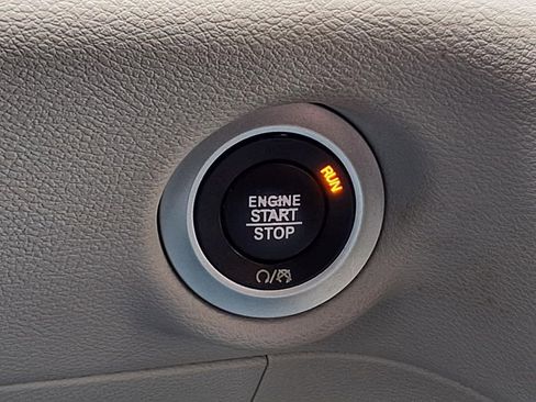 Used 2017 Chrysler Pacifica Touring image 21