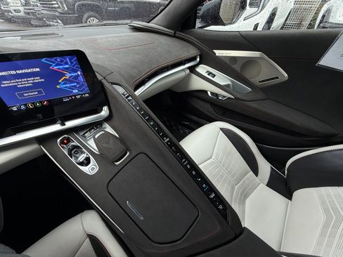 Used 2023 Chevrolet Corvette Stingray Premium Conv w/ Z51 Performance Package image 33