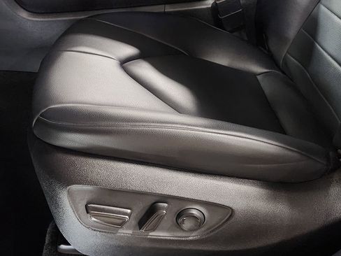 Used 2022 Toyota Highlander XLE image 46