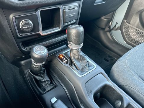 Used 2024 Jeep Wrangler Unlimited Sport AWD/4WD image 22