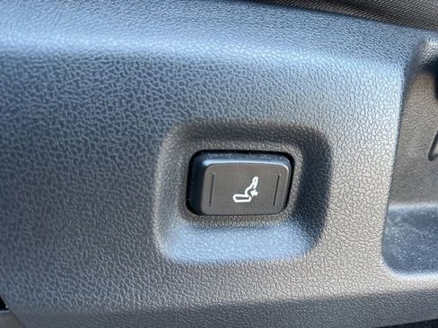 Used 2024 Toyota Tacoma TRD Off-Road image 28