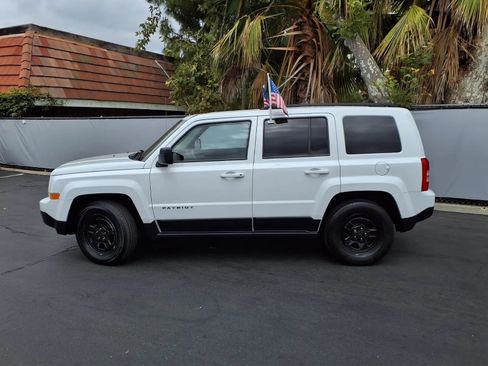 Used 2016 Jeep Patriot Sport w/ Power Value Group FWD image 4