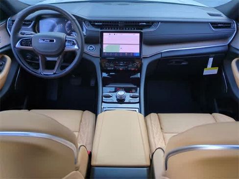 New 2025 Jeep Grand Cherokee Summit image 16