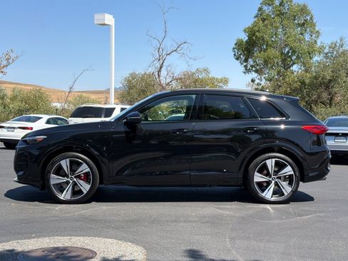 New 2026 Audi SQ5 Premium Plus AWD/4WD image 3