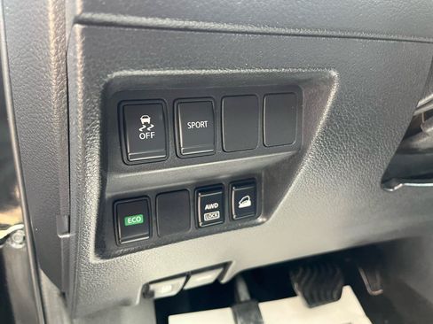 Used 2015 Nissan Rogue SV AWD/4WD image 21
