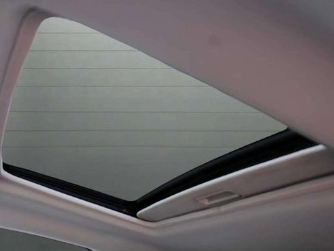 Used 2011 Chevrolet HHR LT w/ My Link Package image 22