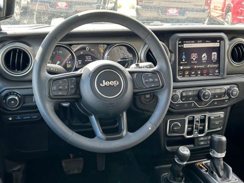 Used 2023 Jeep Wrangler Unlimited w/ Cold Weather Group AWD/4WD image 18