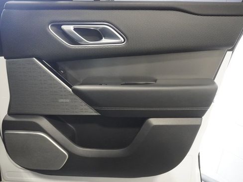 Used 2020 Land Rover Range Rover Velar S image 21