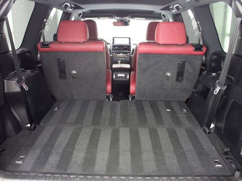 Used 2022 Lexus GX 460 Premium w/ Accessory Package AWD/4WD image 70