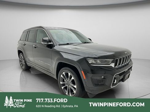Used 2023 Jeep Grand Cherokee Overland w/ Luxury Tech Group IV AWD/4WD image 1