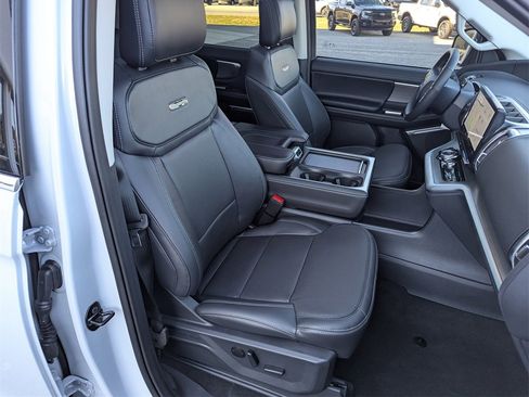 New 2025 Ford Expedition Platinum w/ Driver's Package image 42