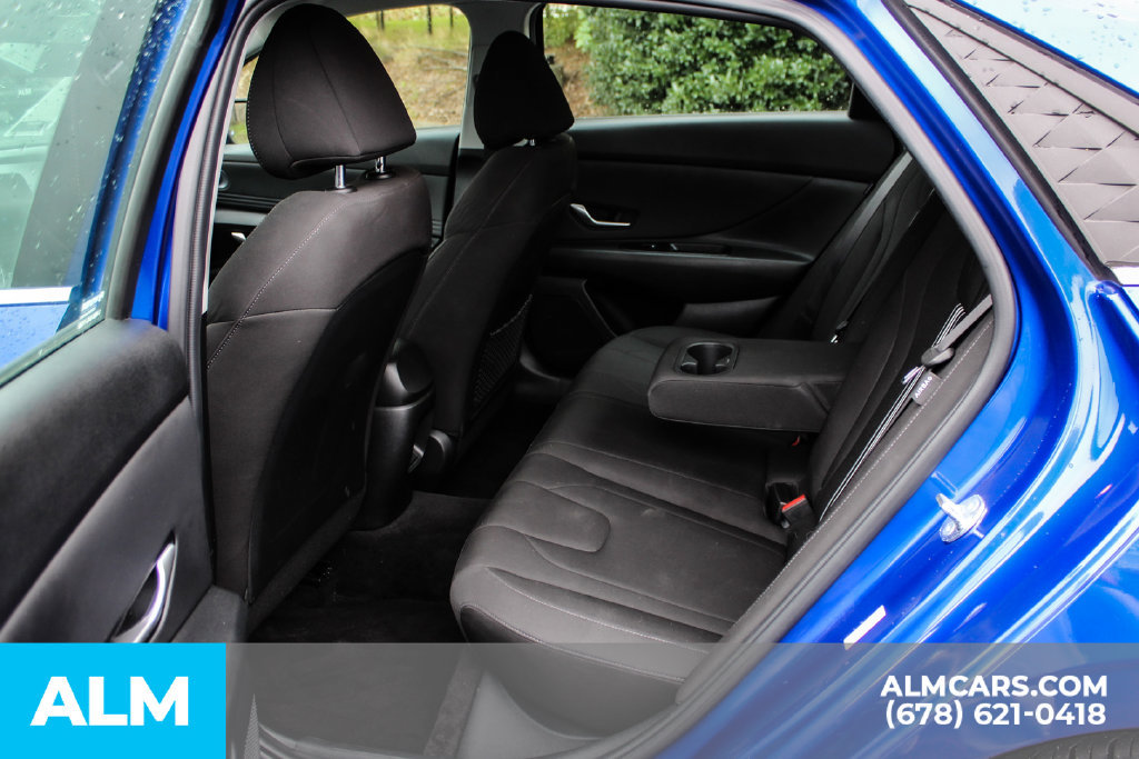 Used 2025 Hyundai Elantra SEL FWD image 16