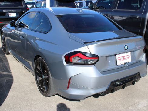 Used 2025 BMW M240i Coupe RWD image 5