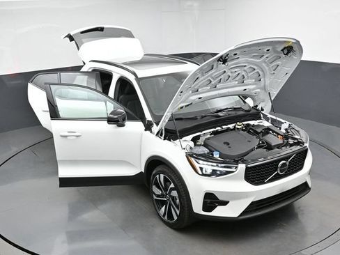 New 2026 Volvo XC40 B5 Plus w/ Climate Package AWD/4WD image 49