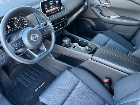 Used 2024 Nissan Rogue SV image 10