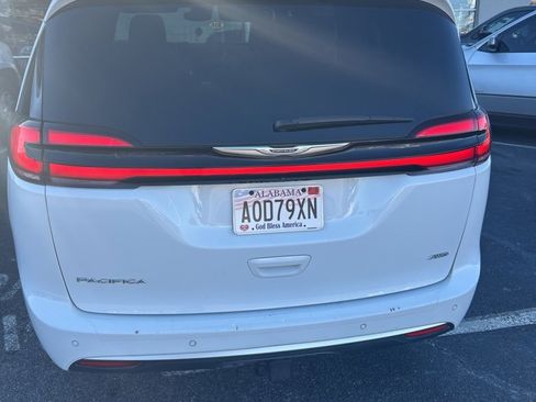 Used 2021 Chrysler Pacifica Pinnacle image 5