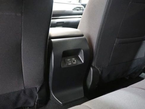 Used 2025 Subaru Crosstrek 2.0i Premium image 29