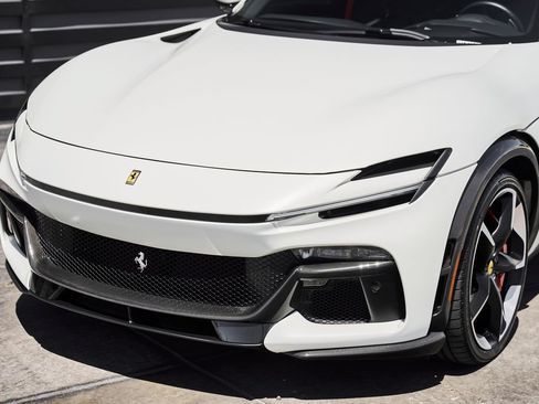 Used 2025 Ferrari Purosangue AWD/4WD image 7