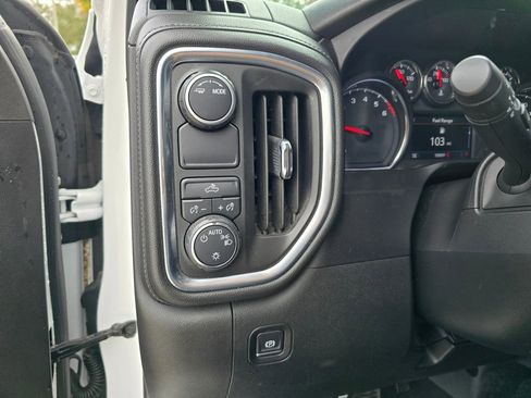 Used 2020 Chevrolet Silverado 1500 LT image 29