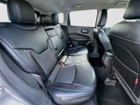 Used 2019 Jeep Compass Trailhawk AWD/4WD image 31