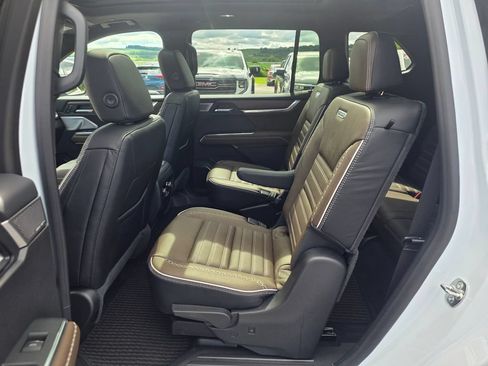Certified 2026 GMC Acadia Denali Ultimate AWD/4WD image 29