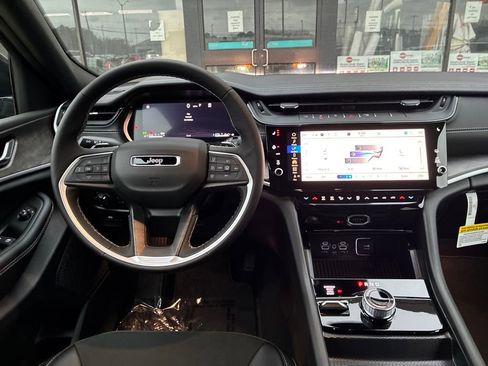 New 2026 Jeep Grand Cherokee Altitude AWD/4WD image 14