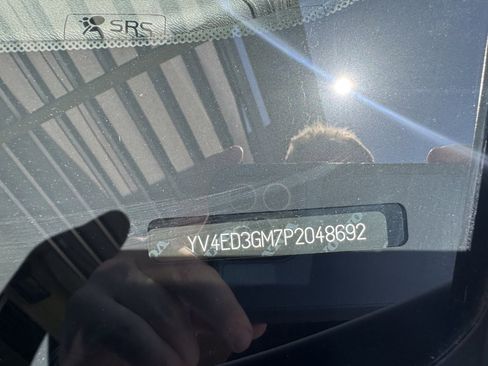 Used 2023 Volvo C40 P8 Recharge Ultimate image 43