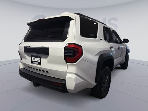 Used 2025 Toyota 4Runner SR5 AWD/4WD image 7