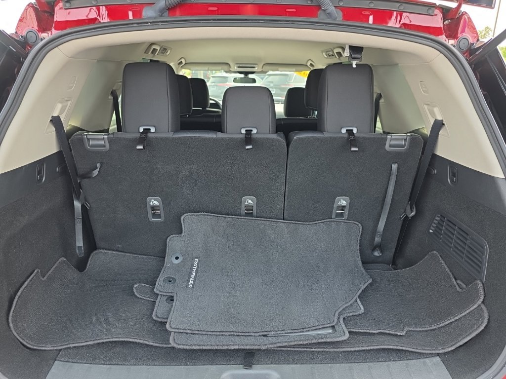 Used 2024 Nissan Pathfinder SV AWD/4WD image 29