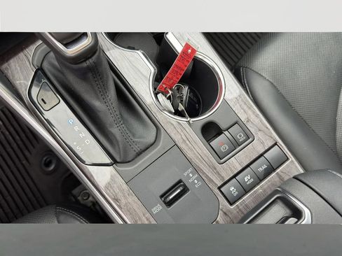 Used 2021 Toyota Highlander Platinum image 24