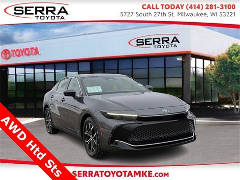 Used 2023 Toyota Crown XLE image 1