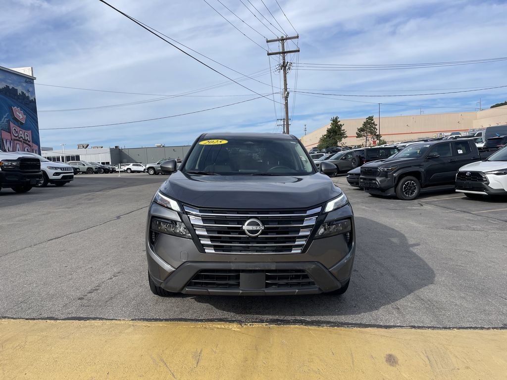 Used 2025 Nissan Rogue SV FWD image 5