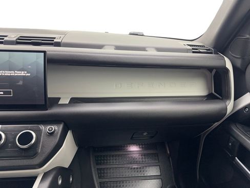 Used 2025 Land Rover Defender 110 S image 56