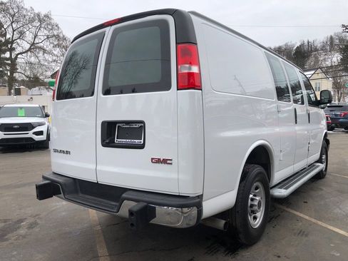 Used 2024 GMC Savana 2500 w/ Driver Convenience Package image 5