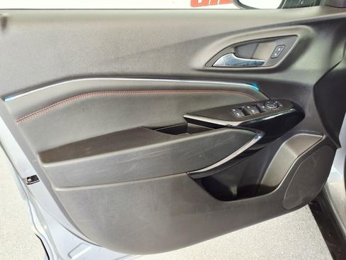 Used 2025 Chevrolet Trax RS w/ Driver Confidence Package FWD image 14