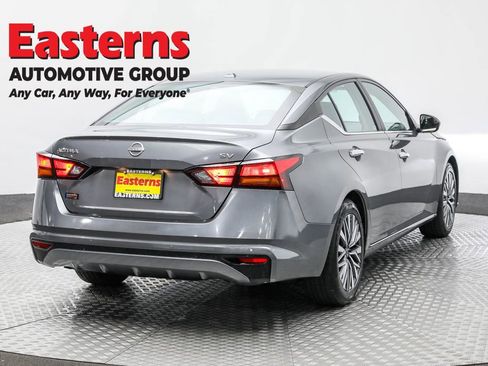 Used 2024 Nissan Altima 2.5 SV image 5