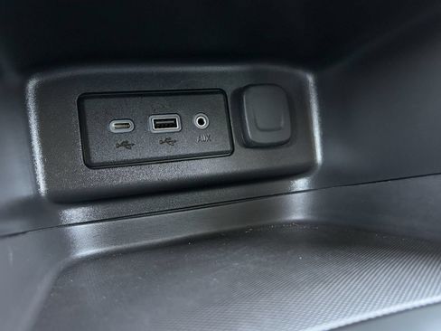Used 2023 Chevrolet Equinox LT FWD image 21