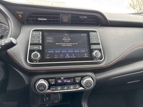 Used 2019 Nissan Kicks SR w/ SR Premium Package image 16