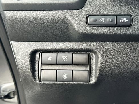 Used 2022 Nissan Leaf S image 31