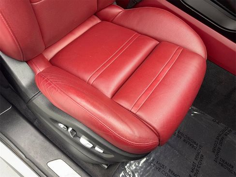 Used 2020 Porsche Cayenne w/ Premium Package image 45