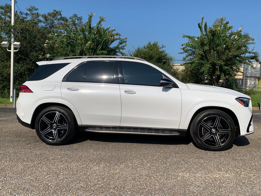 Used 2025 Mercedes-Benz GLE 350 4MATIC image 2